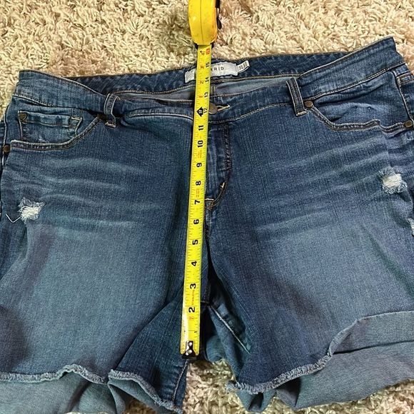 Torrid Distressed Denim Cutoff Shorts 20 - Picture 5 of 12